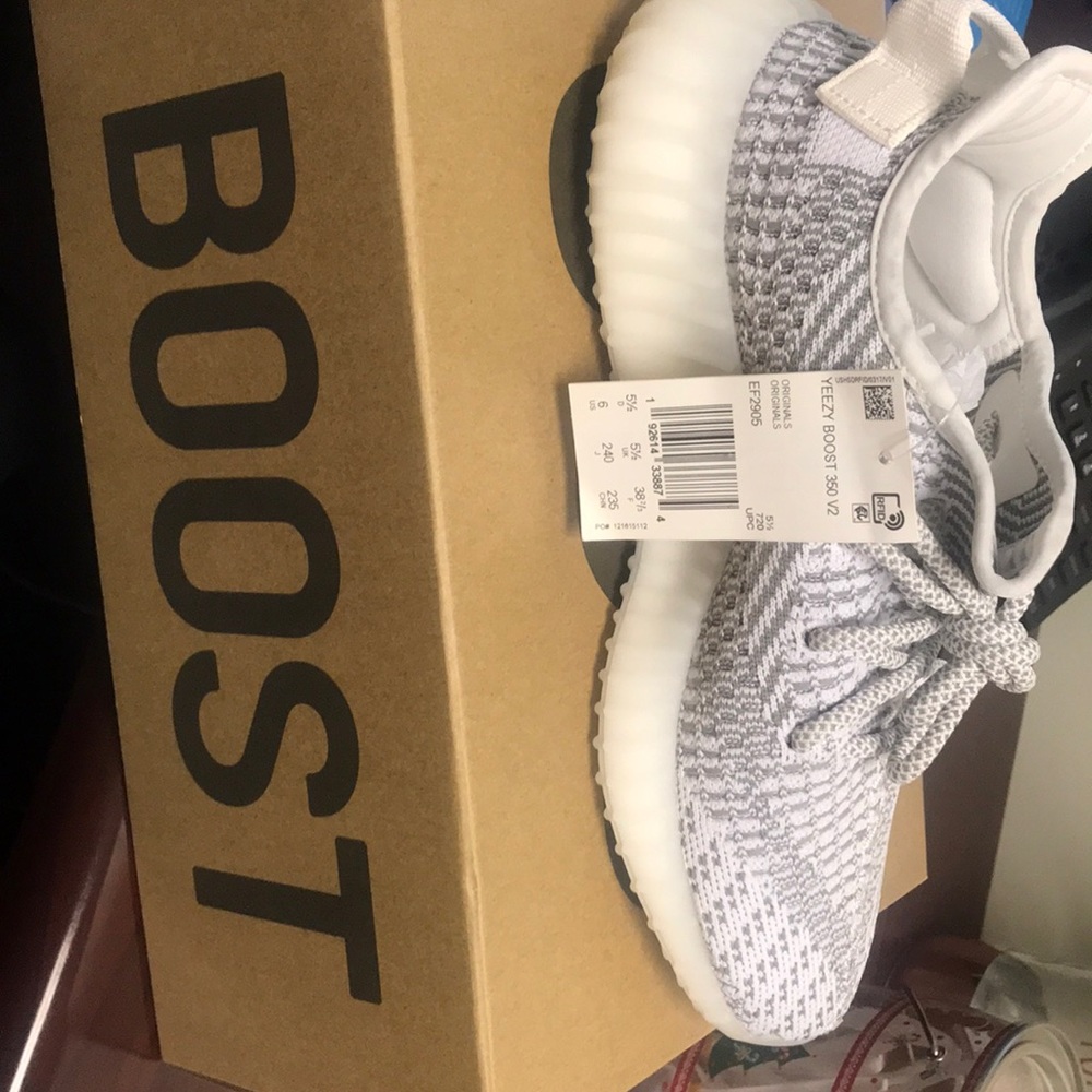Yeezy Boost 350 V2